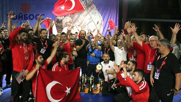 İşitme Engelliler Dünya Şampiyonasında Türk Bayrağı Zirvede Dalgalanıyor