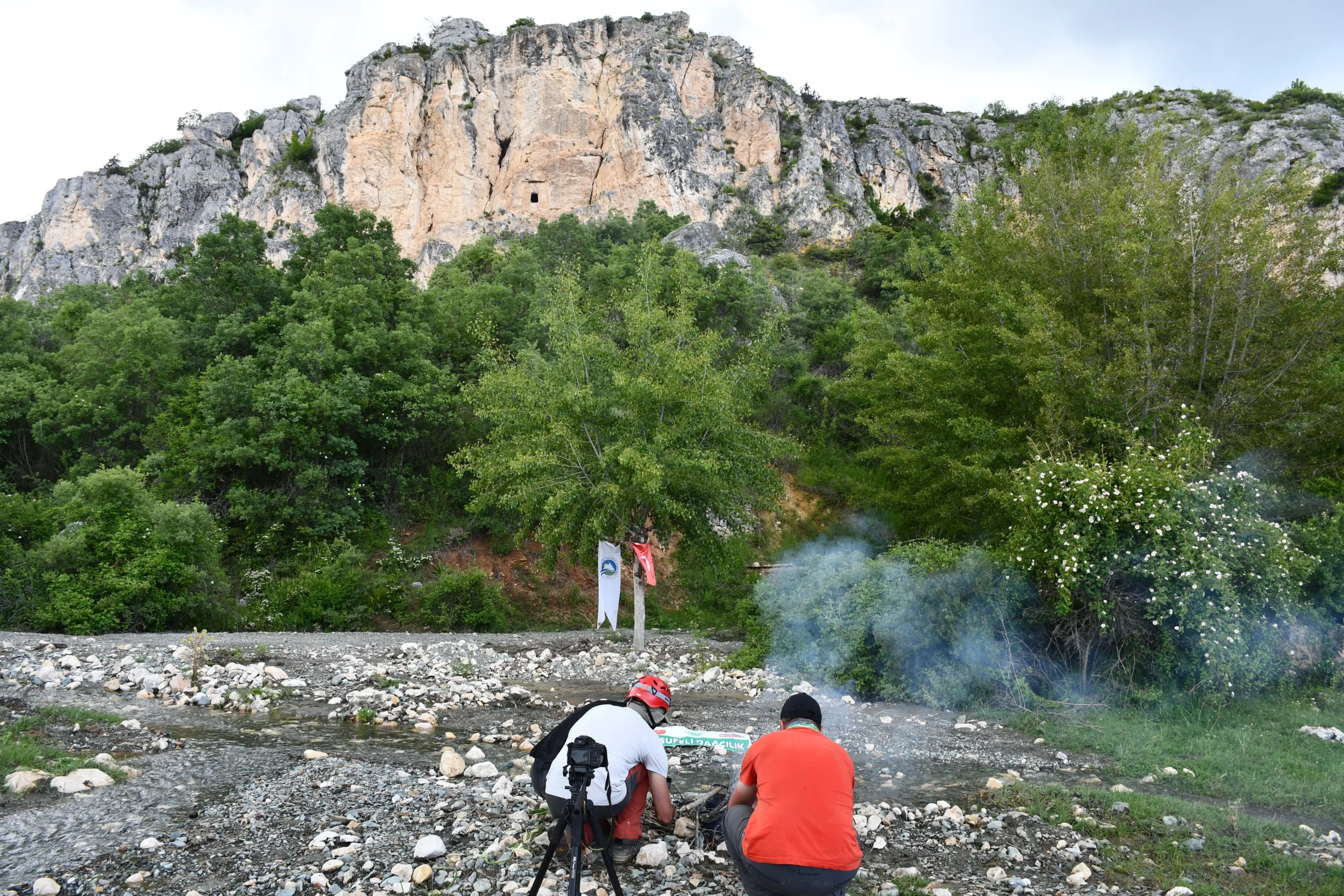 "Kastamonu'da Kayıtlara Geçmemiş 2.700 Yıllık Kaya Mezarı Bulundu